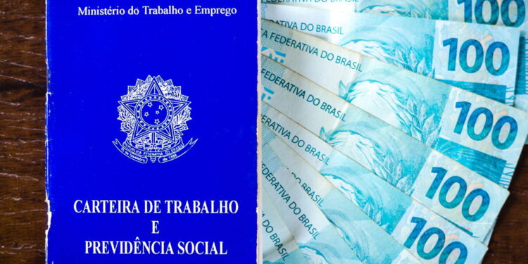 Quem trabalhou em 2023 pode ter direito a um valor extra em 2025