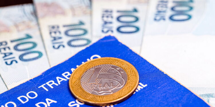 Quem trabalhou em 2023 pode ter direito a um valor extra em 2025