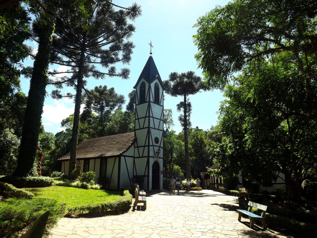Essa cidade no sul do Brasil encanta visitantes com tradição e flores