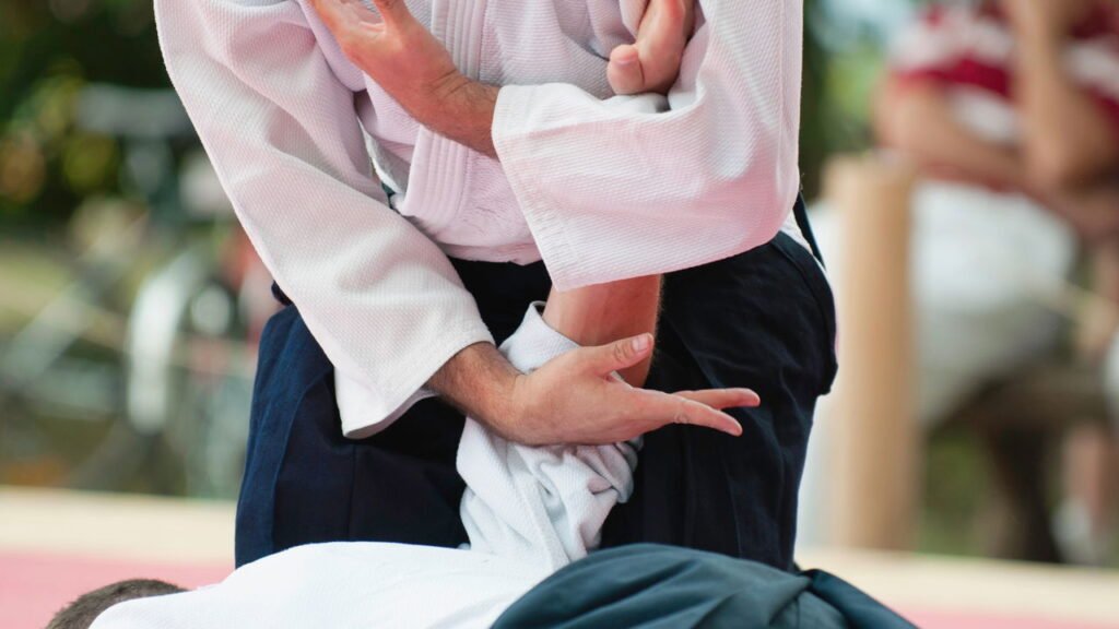Quer uma arte marcial diferente? Conheça o aikido e sua filosofia de paz!