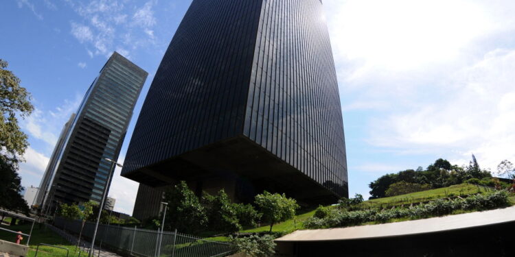 Governo impulsiona IA no Brasil com financiamento do BNDES e da Finep! Confira