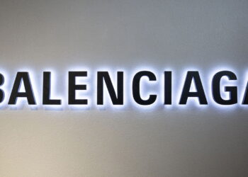 Quem fundou a Balenciaga? A marca que desafiou a moda!