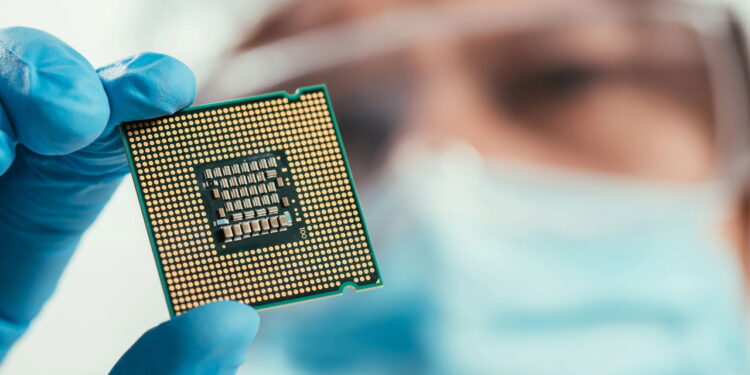 A tecnologia que pode nos salvar da extinção! Um chip para guardar o DNA humano