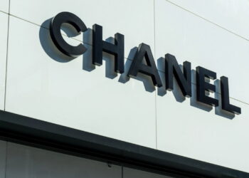 Quem fundou a Chanel? A marca que eternizou a elegância