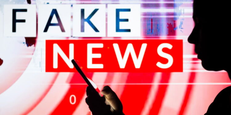 Como ensinar crianças e jovens a não caírem em fake news! Entenda