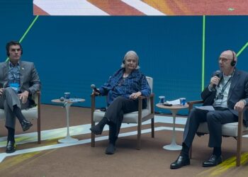 Helder Barbalho, Governador do Pará; Gro Brundtland, líder mundial em desenvolvimento sustentável; Dr Plinio Nastari, Presidente da DATAGRO (Foto: Divulgação/ DATAGRO)
