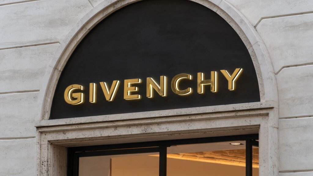 Saiba quem foi Hubert de Givenchy e como ele criou um império da alta-costura!