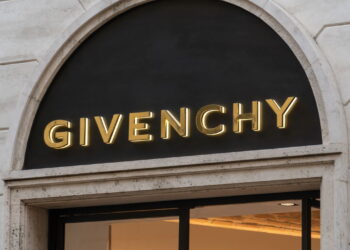 Saiba quem foi Hubert de Givenchy e como ele criou um império da alta-costura!