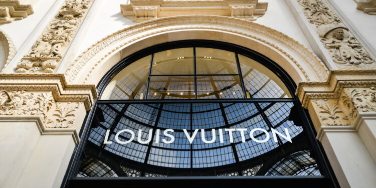 Saiba quem fundou a Louis Vuitton e como a marca se tornou icônica!