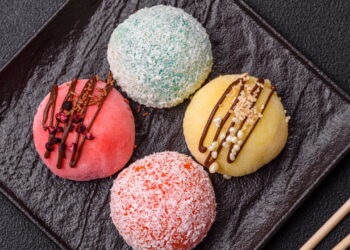 Quem inventou o 'ichigo daifuku'? A origem do mochi recheado com morango!