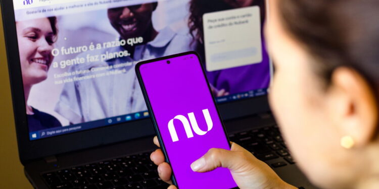 Quem fundou a Nubank? O banco que revolucionou as finanças