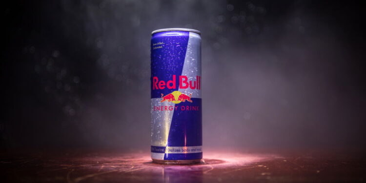 Quem são os criadores da Red Bull? A marca que revolucionou o marketing e as bebidas