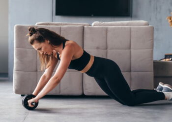 Quer um abdômen forte? Conheça os benefícios da roda de exercícios