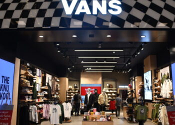 Como a Vans se tornou a marca preferida de skatistas e da cultura de rua! Entenda