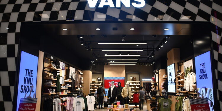 Como a Vans se tornou a marca preferida de skatistas e da cultura de rua! Entenda