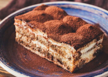 Quem realmente inventou o tiramisu? A disputa pela origem do famoso doce!