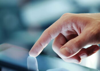 Como o touch screen revolucionou gadgets? A tecnologia que toca o mundo