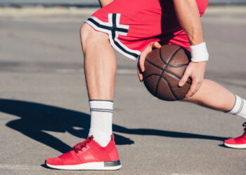 Quer jogar basquete de rua? Dicas essenciais para dar os primeiros passos na quadra