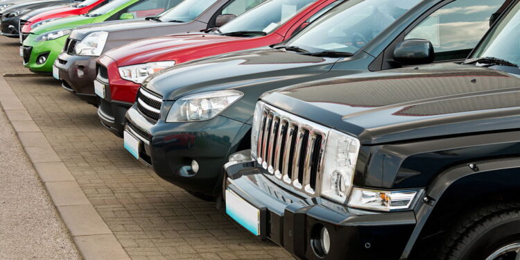 As diferenças entre carros populares e de luxo que impactam no dia a dia