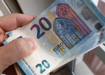 Sem moeda, sem papel! Dinheiro em espécie se torna cada vez mais raro
