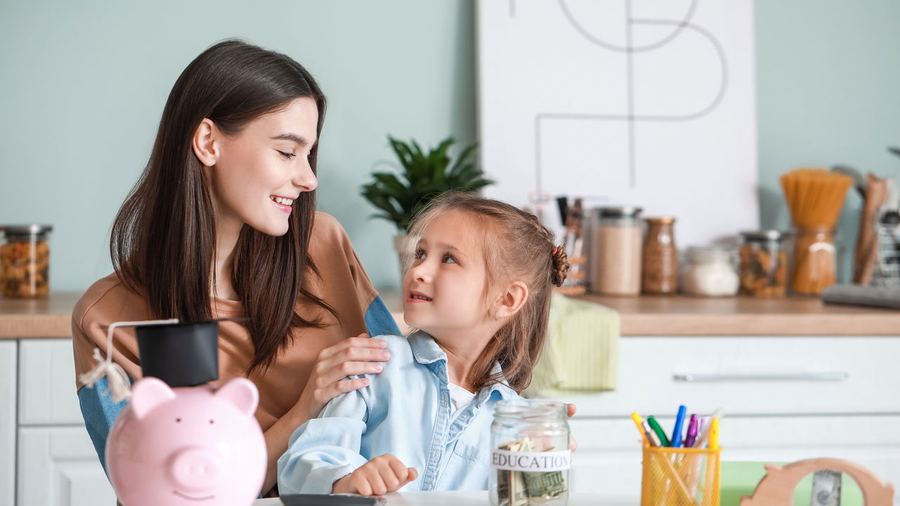 Como a educação financeira no currículo prepara jovens para a vida adulta! Confira