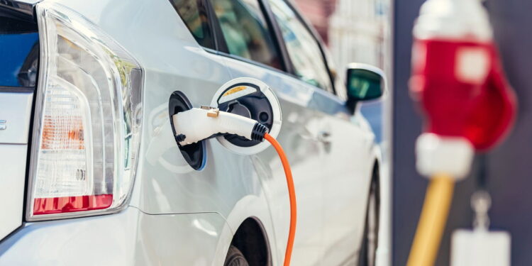 Se você acha que carro elétrico não faz som, pense de novo