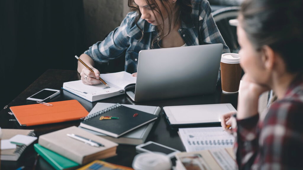 Curso gratuito de Python abre 82 mil vagas com certificado online