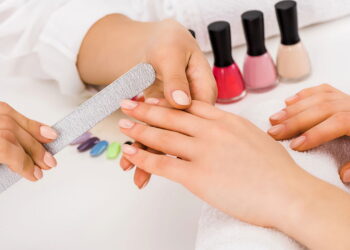 Curso gratuito ensina alongamento em soft gel em julho