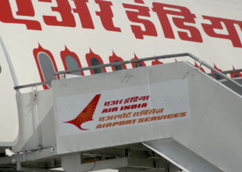 Boeing 787-8 cai após decolagem e levanta alerta global