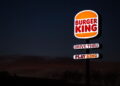 Como o Burger King e seu Whopper grelhado no fogo conquistaram o mundo! Entenda