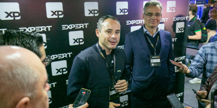 Thiago Maffra, CEO da XP Inc. e José Berenguer, CEO do Banco XP S.A. em entrevista coletiva na Expert (Foto: Reginaldo Martins/Divulgação XP)