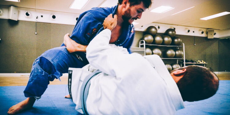 Os benefícios do jiu-jitsu brasileiro para a defesa pessoal e o autocontrole! Confira