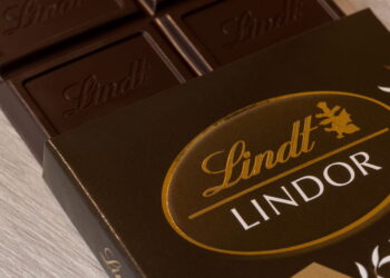 Saiba a origem do chocolate Lindt e a invenção da 'conchagem'!
