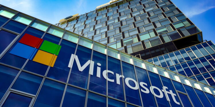 O que a Microsoft fez para superar a Apple e brigar pelo posto de mais valiosa! Entenda