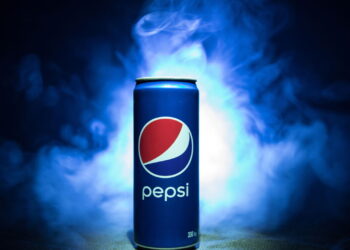 Conheça a origem da Pepsi e a rivalidade que mudou a publicidade!