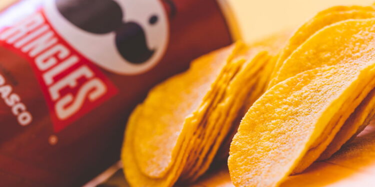 Saiba quem inventou a Pringles e seu formato perfeito para empilhar!