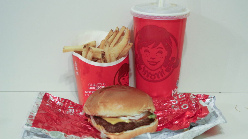 A história da Wendy's e do hambúrguer quadrado que desafiou os rivais! Entenda