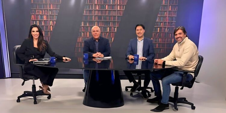 Paula Moraes, Roberto Dumas, Marco Saravalle e Bruno Musa (Foto: Divulgação BM&C News)