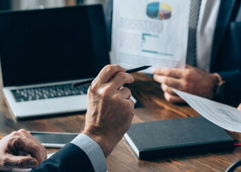 Quer ser assessor de investimentos? Curso gratuito abre as portas da profissão