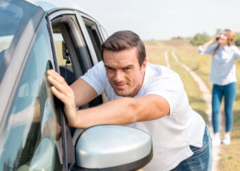 Dar tranco no carro ainda funciona ou causa prejuízo?