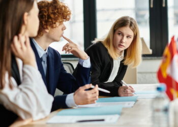 UFMG prorroga inscriçõeUNEAL abre 2.600 vagas em graduação sem vestibular para servidoress para curso em Direito Global