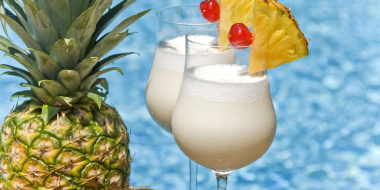 Quem realmente inventou a piña colada? A disputa pela criação do drink!