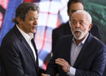 Brasília (DF), 01/07/2025 - O ministro da Fazenda, Fernando Haddad, e o presidente Luiz Inácio Lula da Silva participam do lançamento do Plano Safra 2025/26, no Palácio do Planalto. Foto: Marcelo Camargo/Agência Brasil
