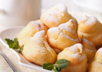 Conheça a origem do profiterole! A sobremesa com a famosa 'pâte à choux'!