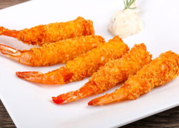 Quem inventou o tempura? A jornada do prato que os portugueses levaram ao Japão