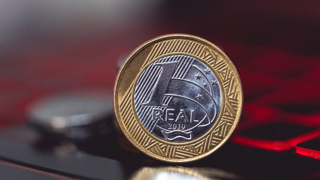 Como identificar a moeda de 1 real de 1998 que pode valer R$ 1.000! Confira