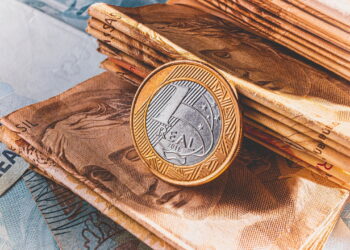 Como identificar a moeda de 1 real de 1998 que pode valer R$ 1.000!