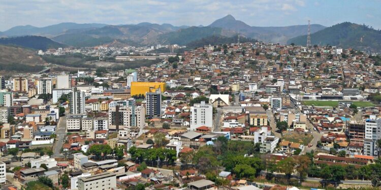 Cidade mineira com indústria forte oferece qualidade de vida e emprego