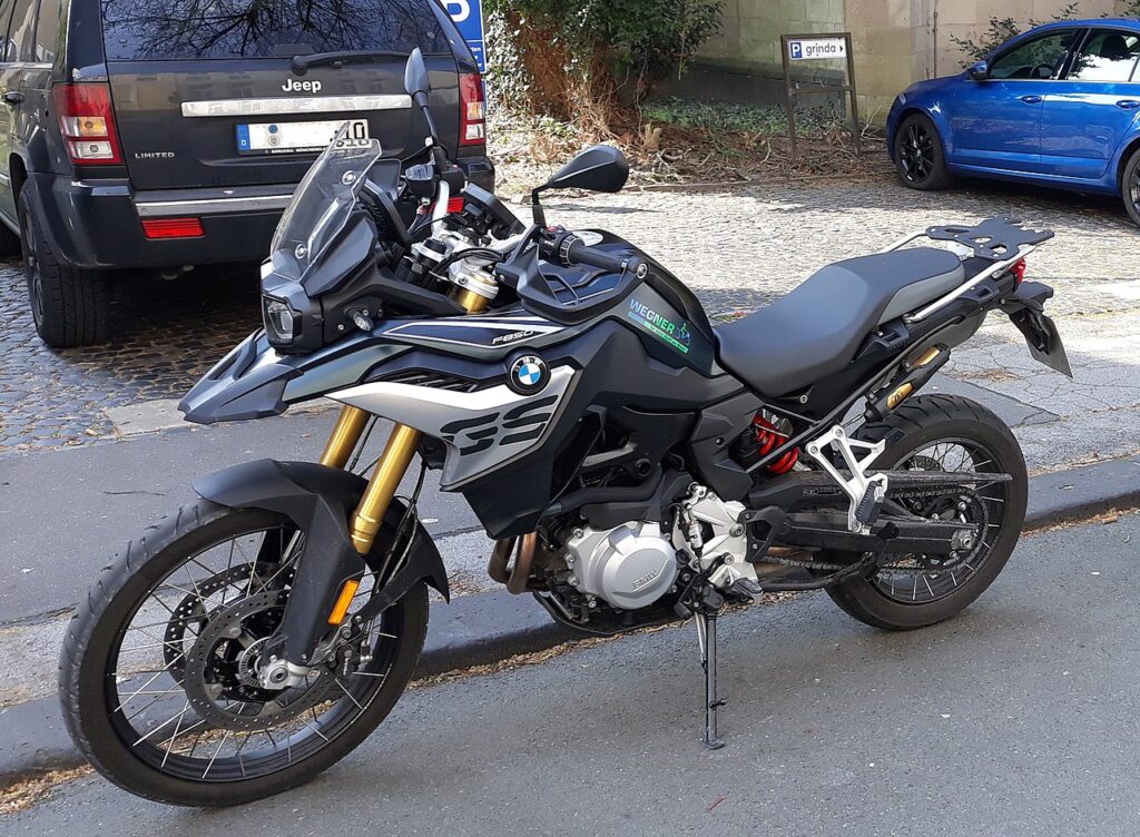 3 motos excelentes de viagem para comprar no Brasil em 2025