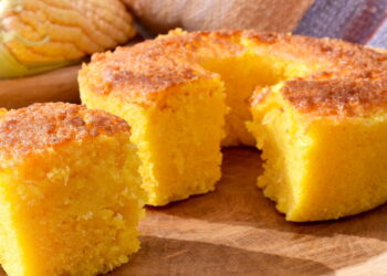 Conheça a origem do bolo de milho, uma tradição que une o Brasil!
